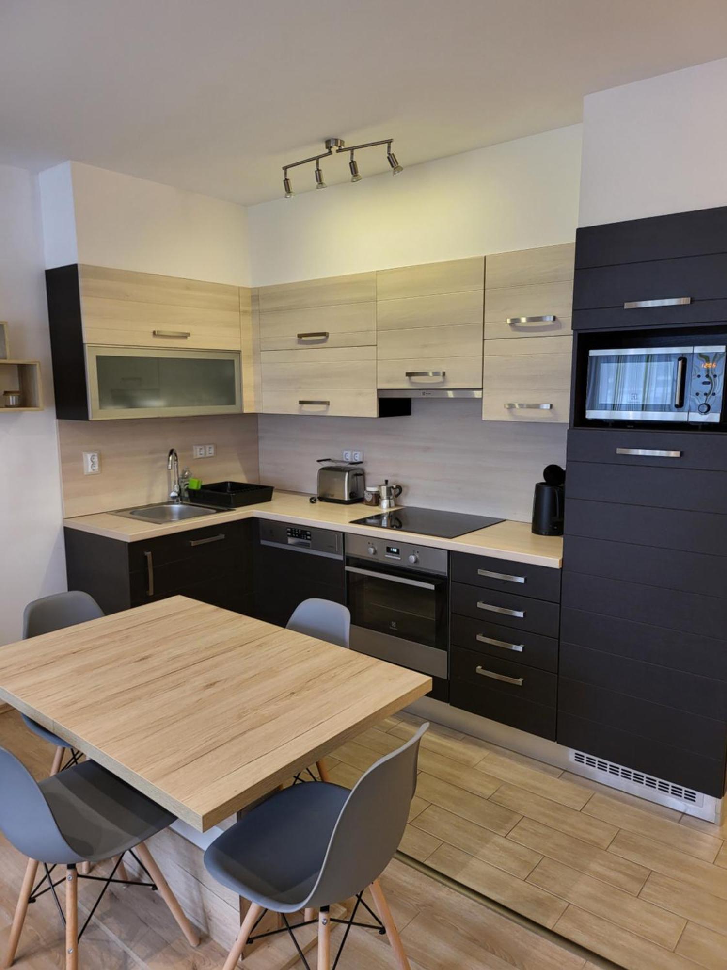 Triangol Apartman: Fuerdo, Belvaros, Egyetem Győr Zewnętrze zdjęcie